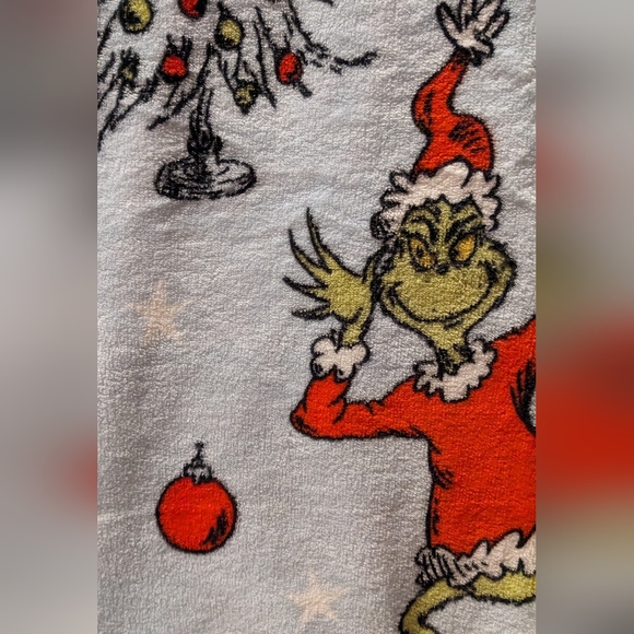 Dr Seuss How the Grinch Stole Christmas Oversized Throw Blanket 50" x 70" - Picture 3 of 3